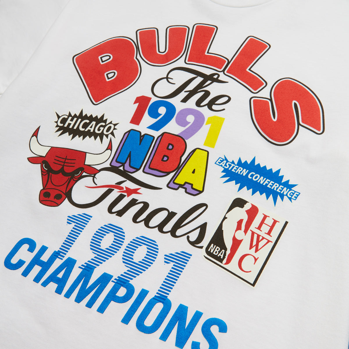 Mitchell and Ness Men's Chicago Bulls NBA 1991 Champions Graphic T-Shirt in White/White Size Medium | 100% Cotton