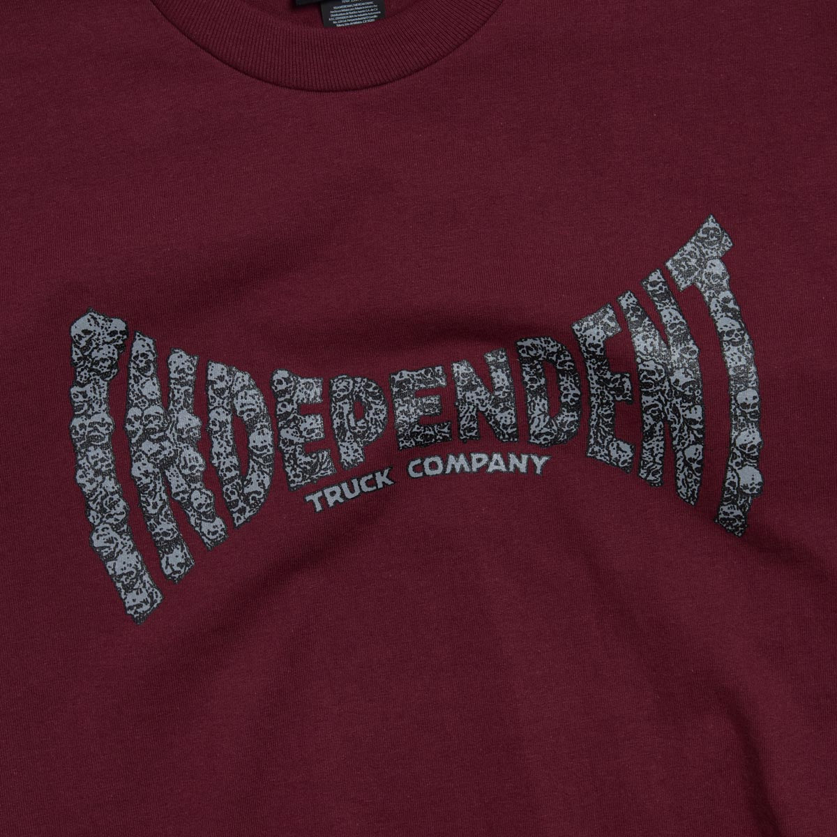 Independent Skull Span T-Shirt - Burgundy image 2